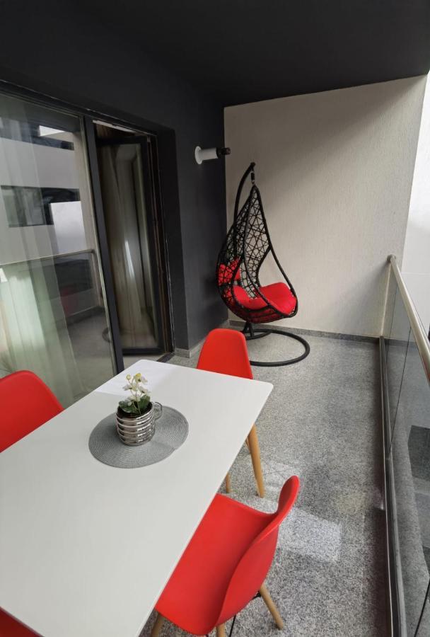 Listone' Apartment 12 Mamaia Nord Năvodari Eksteriør bilde